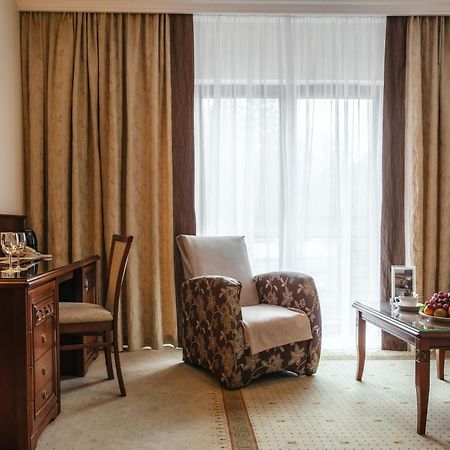 Hotel Prezydent กรินีซา ดรอยจ์ ภายนอก รูปภาพ