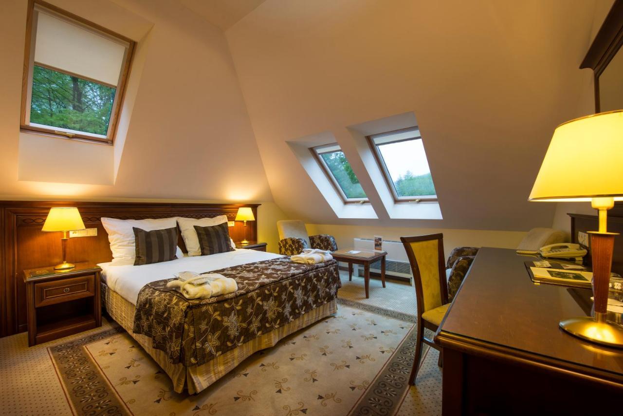 Hotel Prezydent กรินีซา ดรอยจ์ ภายนอก รูปภาพ