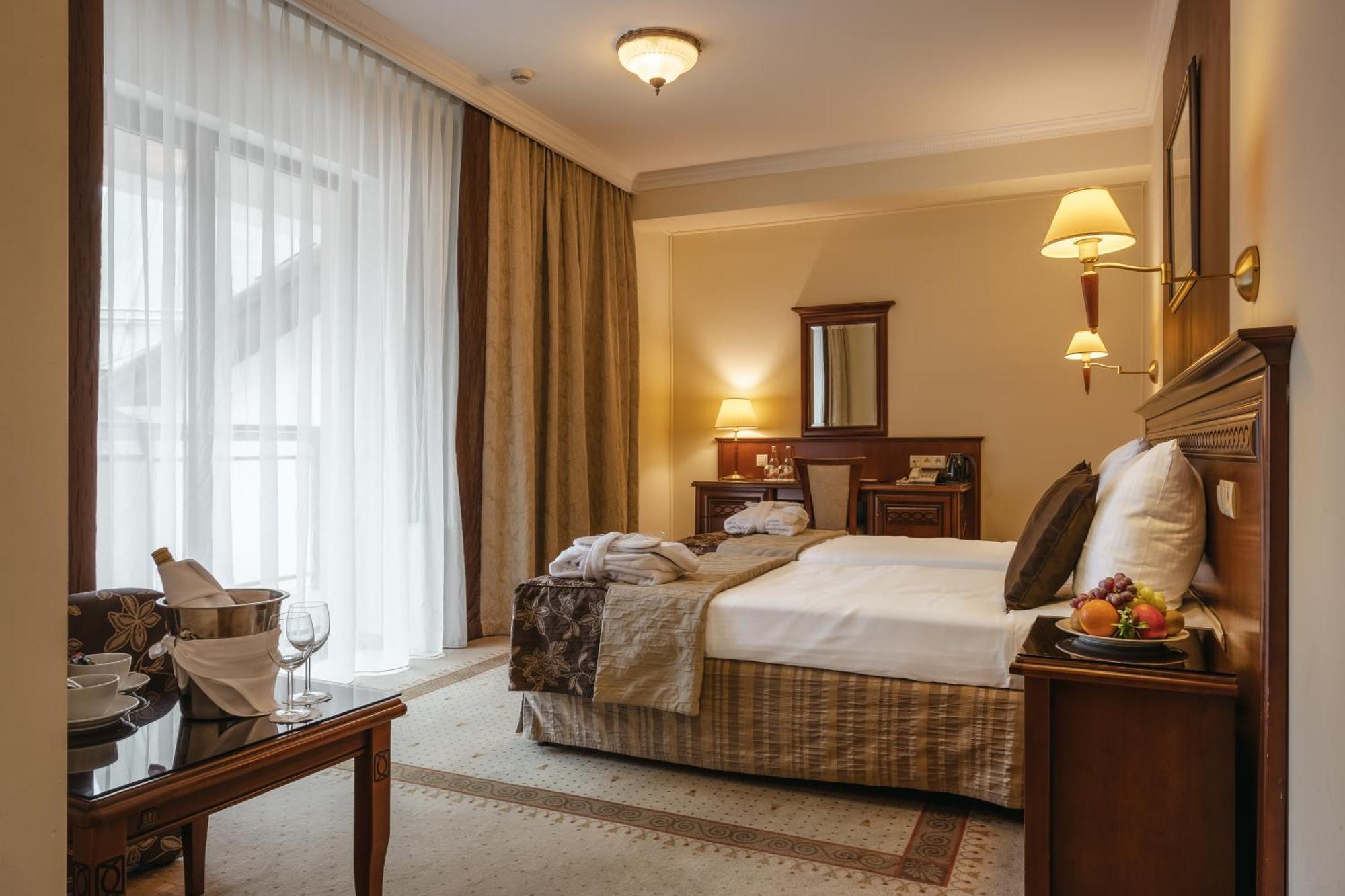Hotel Prezydent กรินีซา ดรอยจ์ ภายนอก รูปภาพ